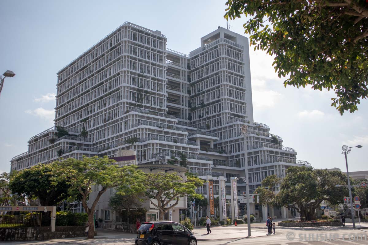 那覇市役所庁舎