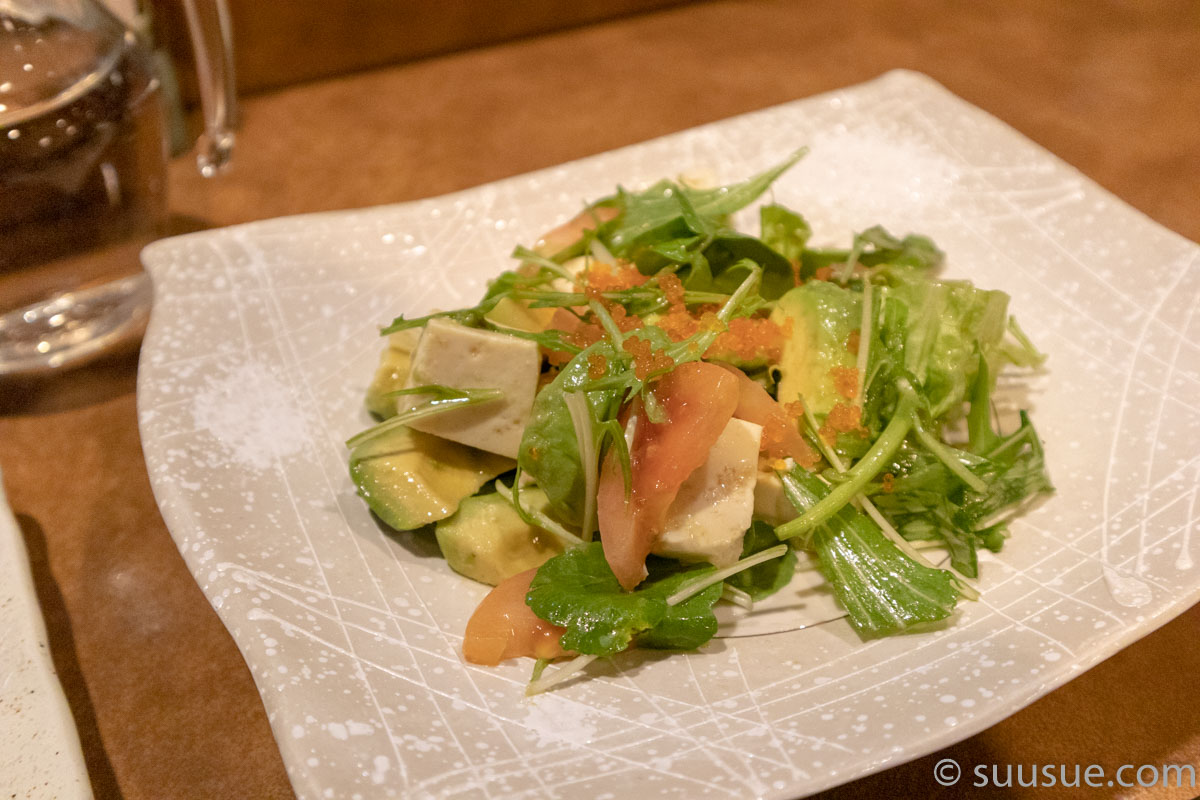 ほろよいと家庭料理　郷　アボガドと島ぶどうのサラダ